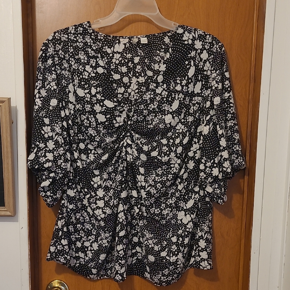Size 22/24 Cato Black and Cream Floral Blouse